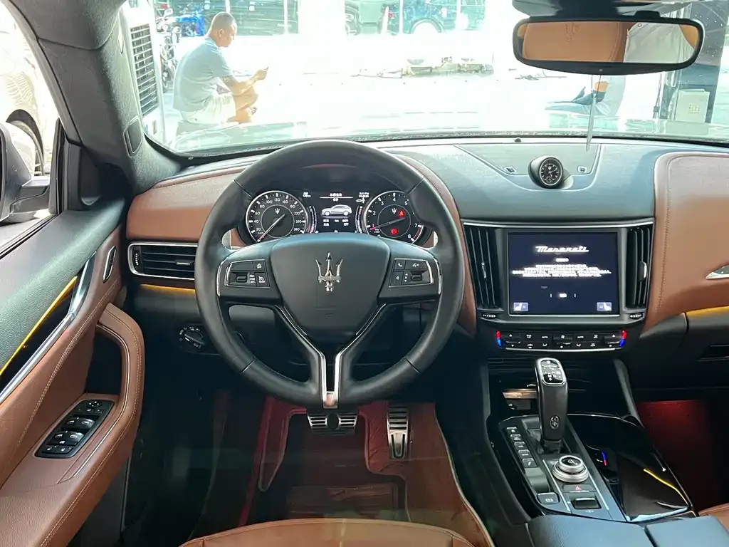 Maserati Levante — фото 6