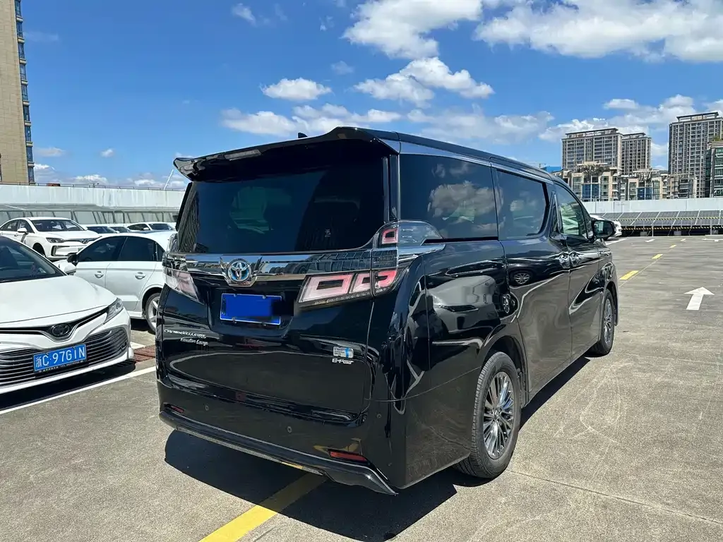 Toyota Vellfire — фото 6