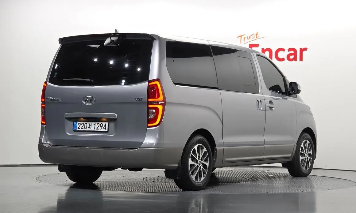 Hyundai Starex — фото 3