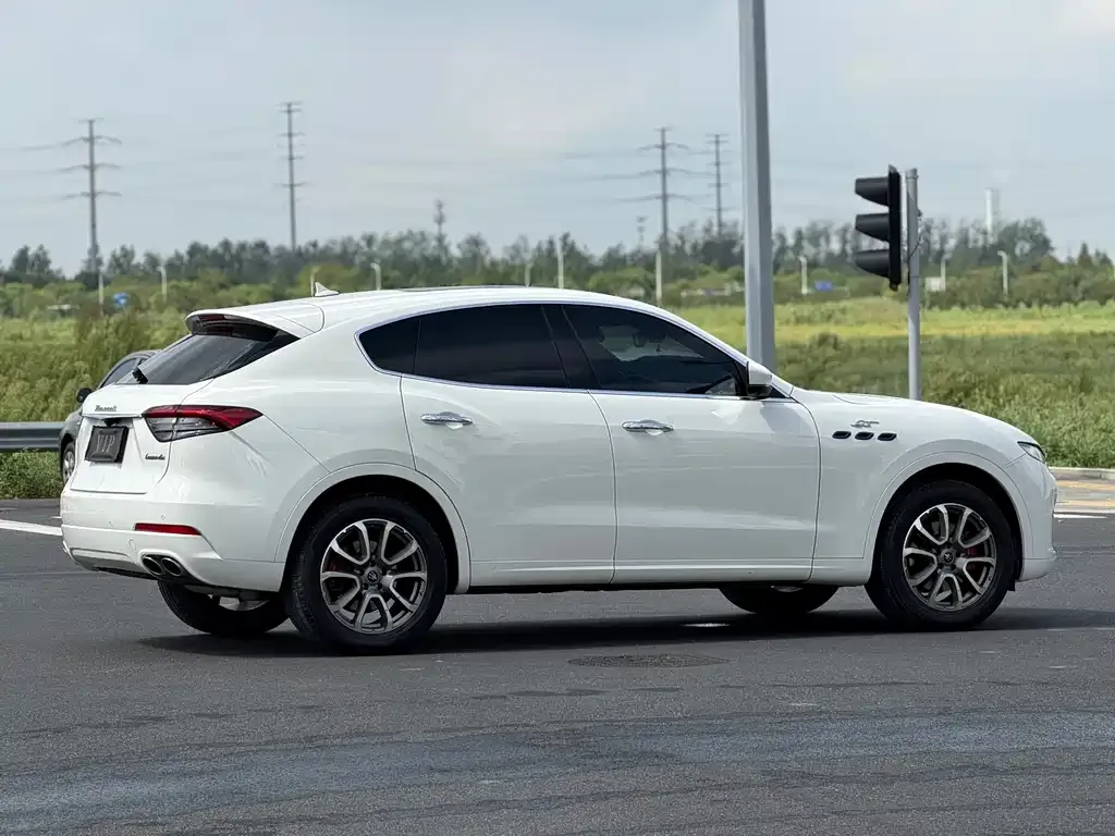 Maserati Levante — фото 5