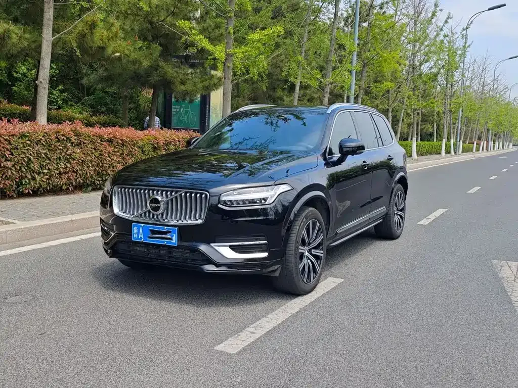 Volvo XC90 — фото 1