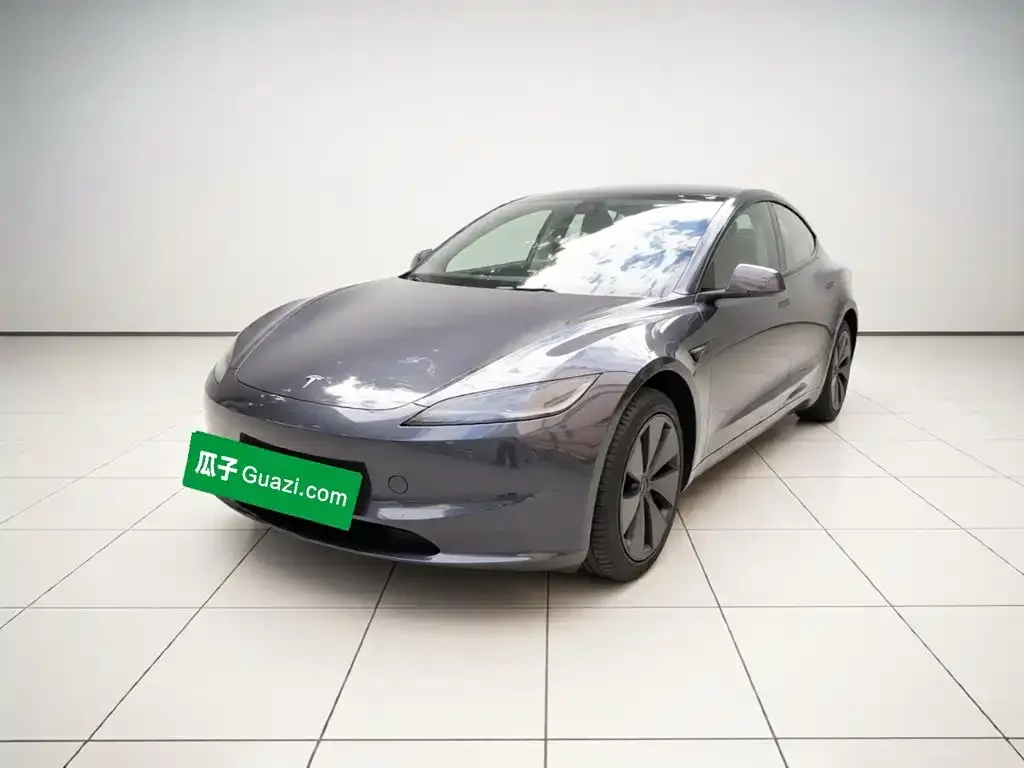 Tesla Model 3 — фото 1