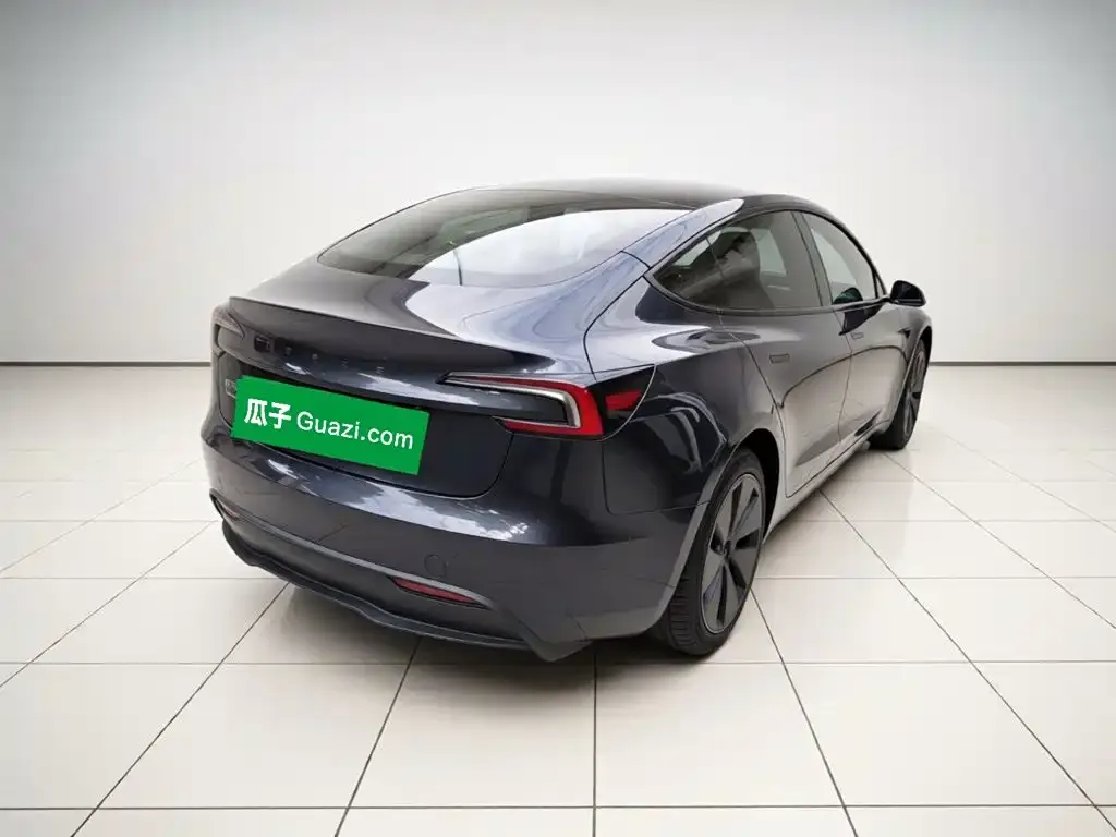 Tesla Model 3 — фото 6