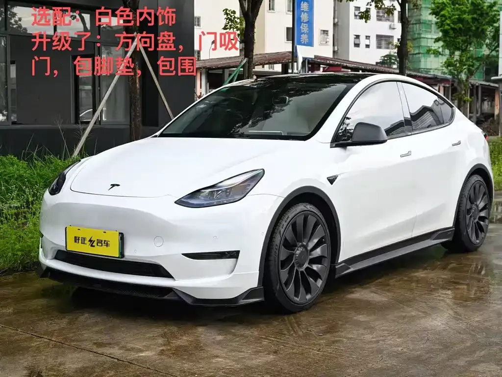 Tesla Model Y — фото 1