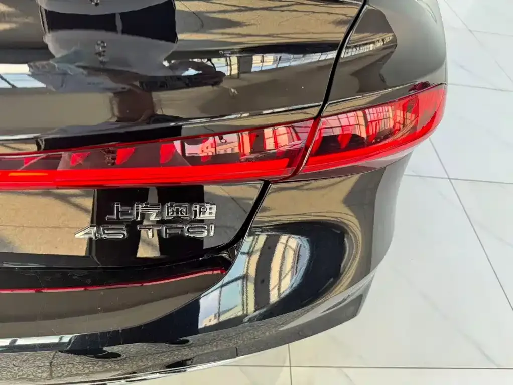 Audi A7L — фото 10