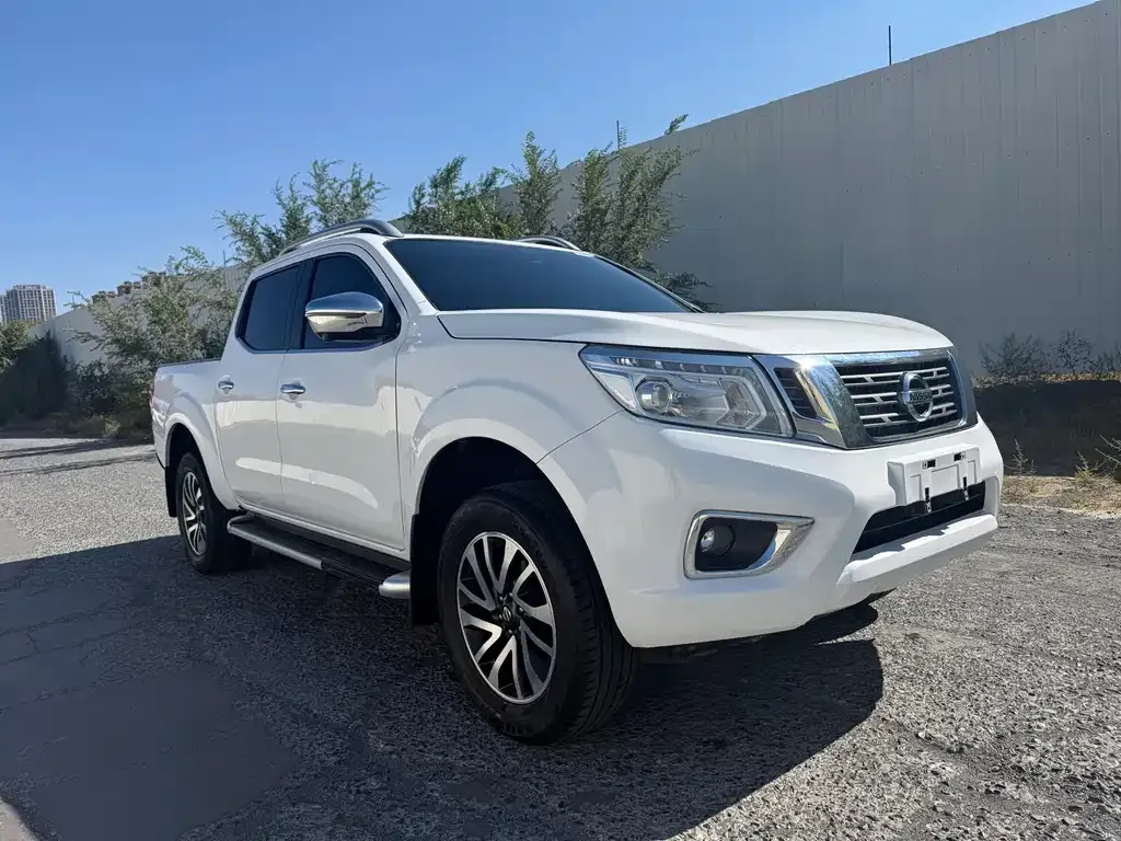 Nissan Navara — фото 1