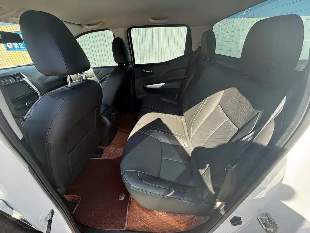 Nissan Navara — фото 2