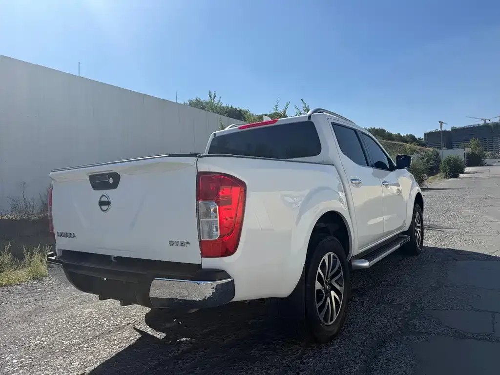 Nissan Navara — фото 7