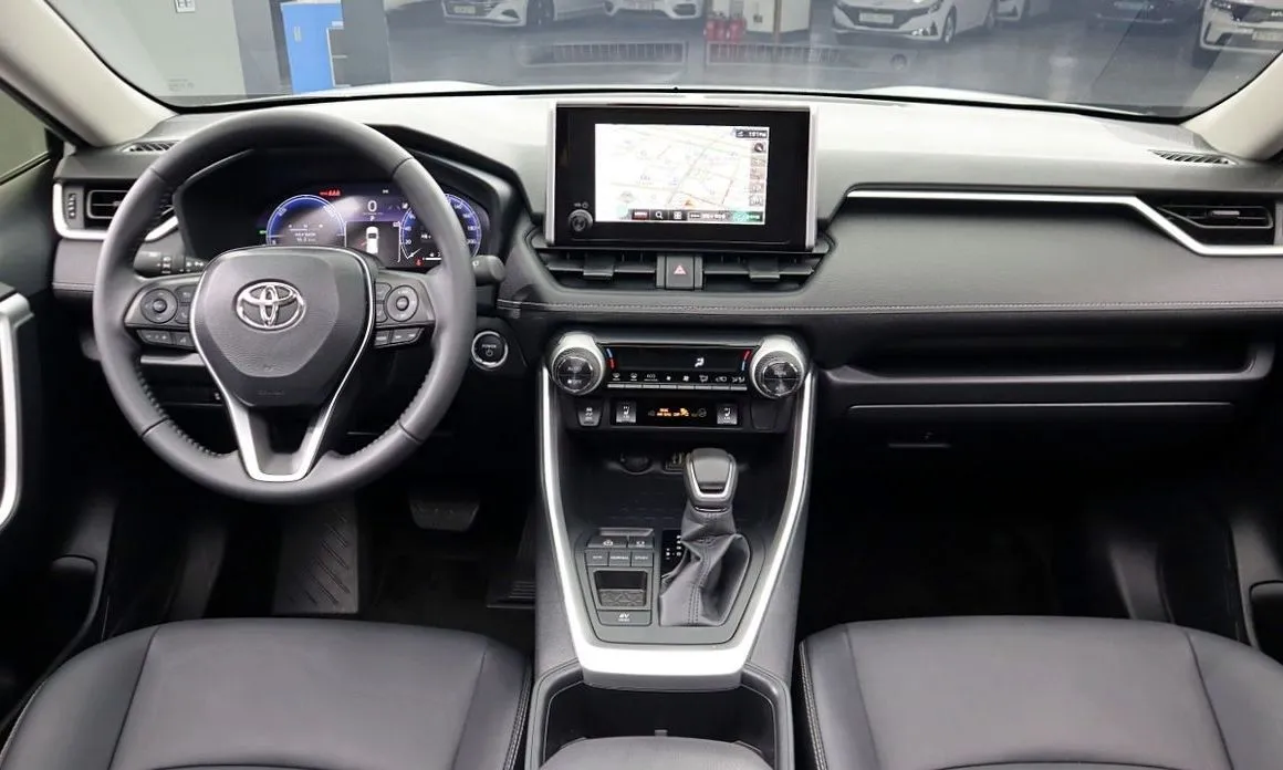Toyota RAV4 — фото 10