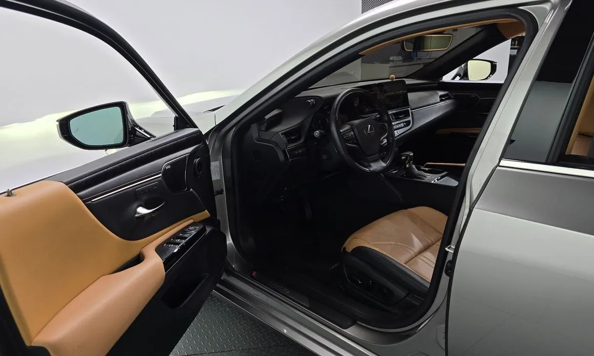 Lexus ES — фото 10