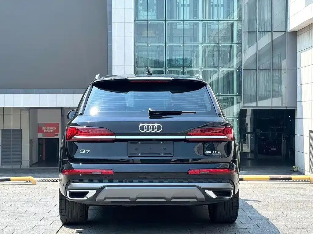 Audi Q7 — фото 5