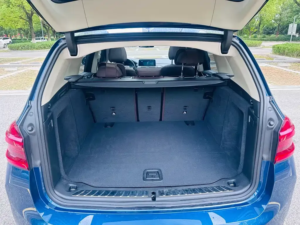 BMW iX3 — фото 2