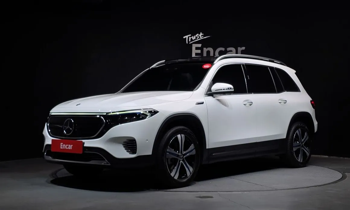 Mercedes-Benz EQB — фото 1