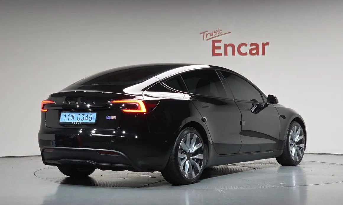 Tesla Model 3 — фото 4