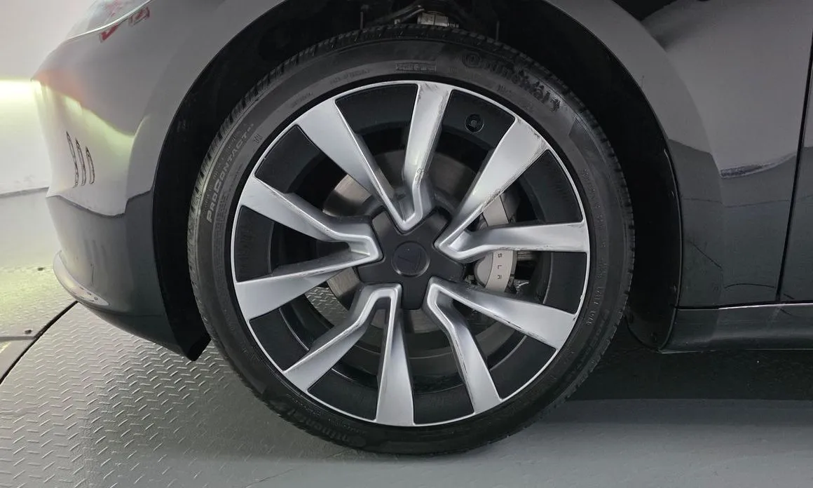 Tesla Model 3 — фото 10