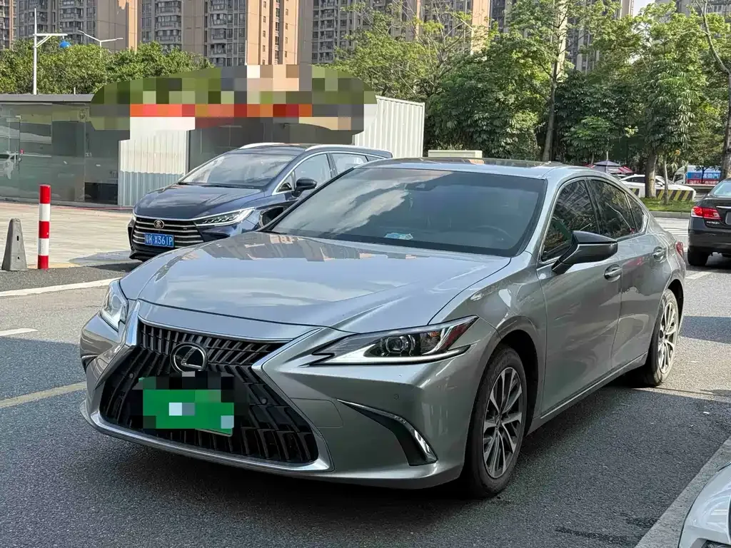 Lexus ES — фото 1