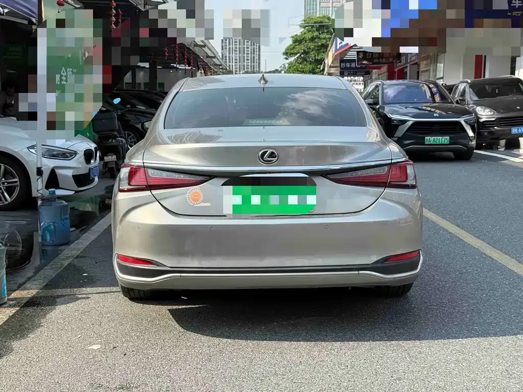 Lexus ES — фото 10