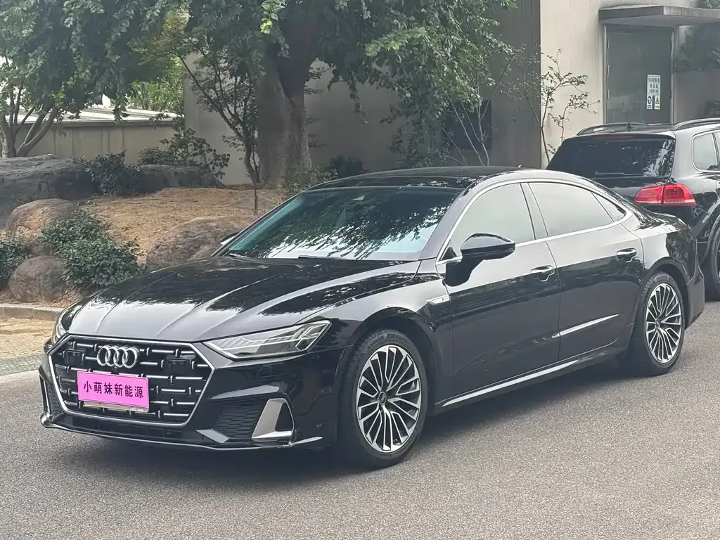 Audi A7L — фото 1