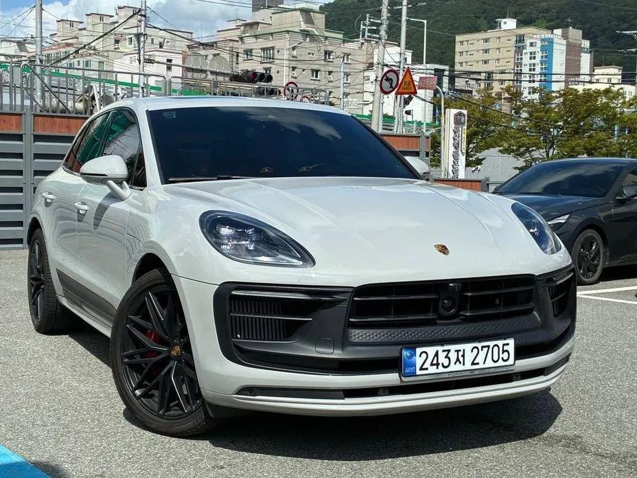 Porsche Macan — фото 1