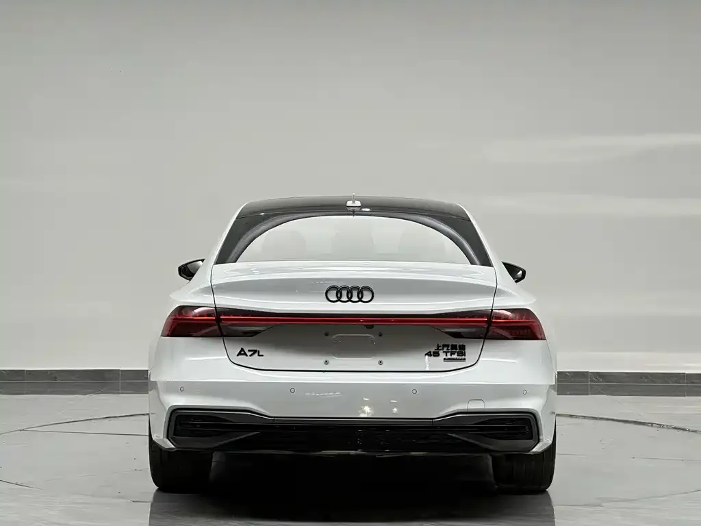 Audi A7L — фото 6