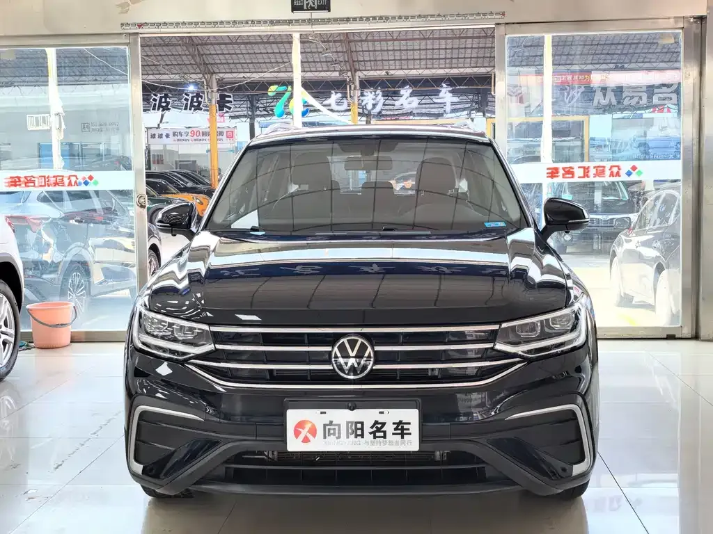 Volkswagen Tiguan L — фото 5