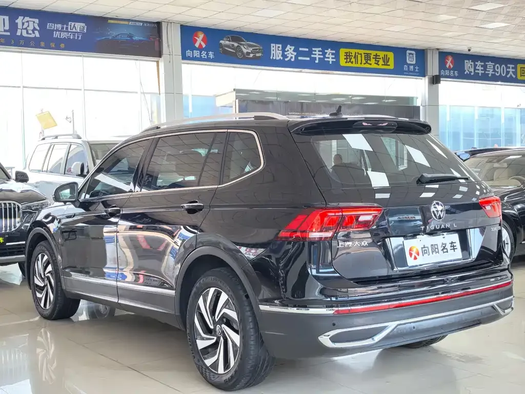 Volkswagen Tiguan L — фото 2