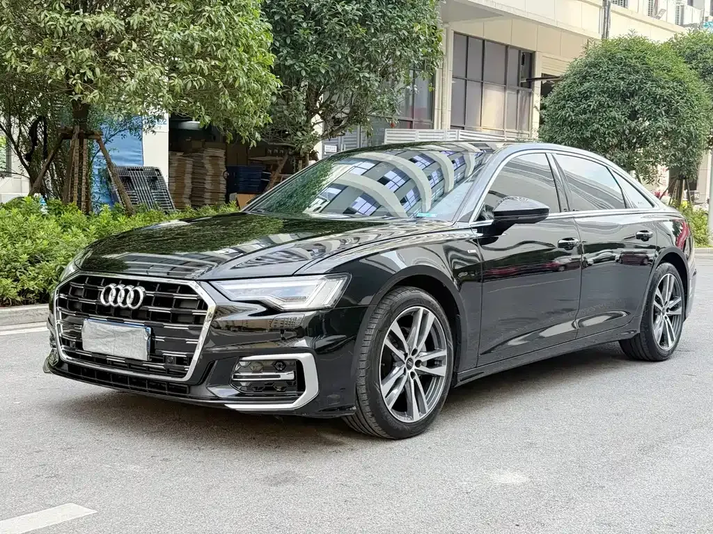 Audi A6L — фото 1