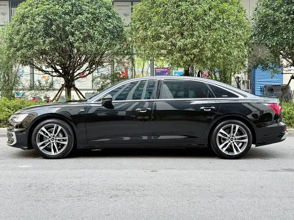 Audi A6L — фото 10