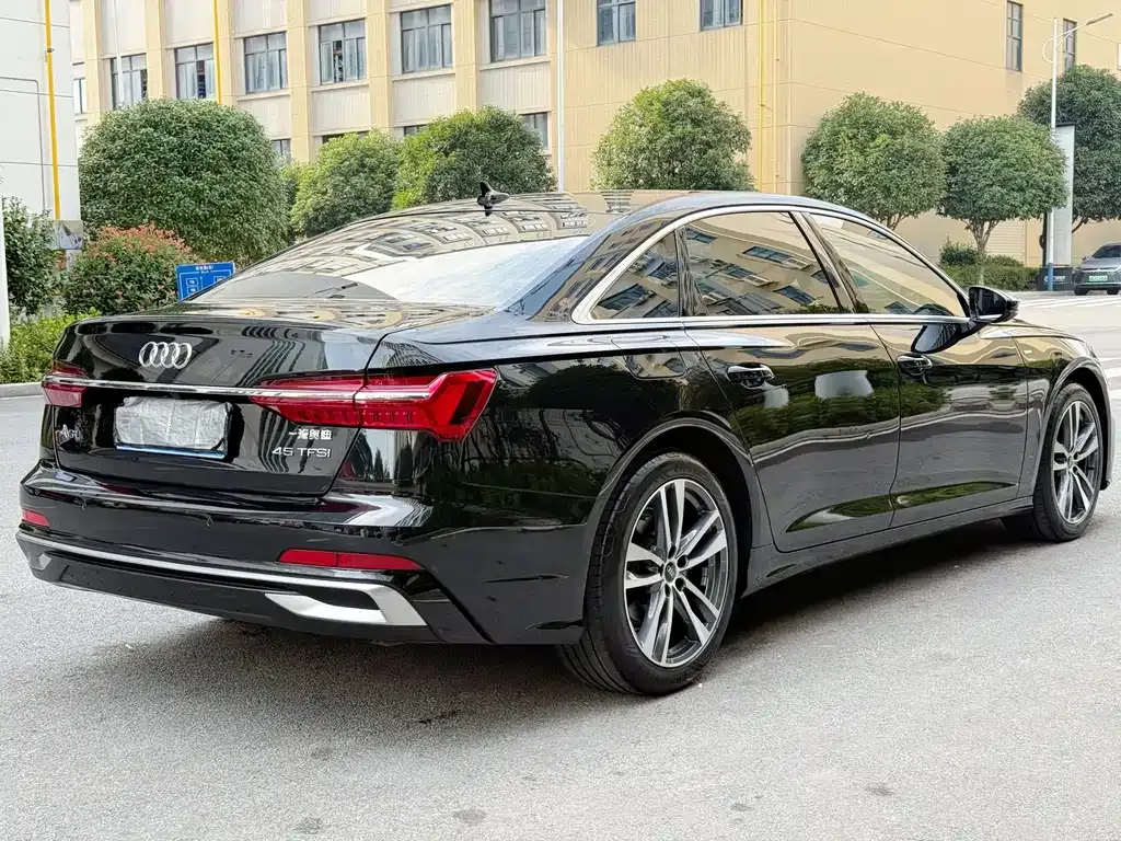 Audi A6L — фото 5