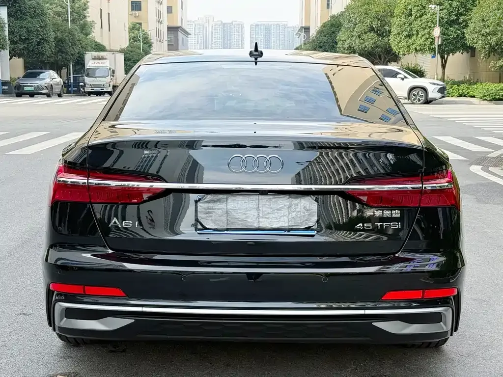 Audi A6L — фото 7