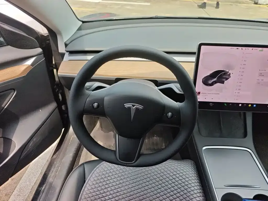Tesla Model 3 — фото 10