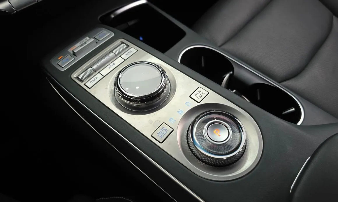 Genesis GV70 — фото 10
