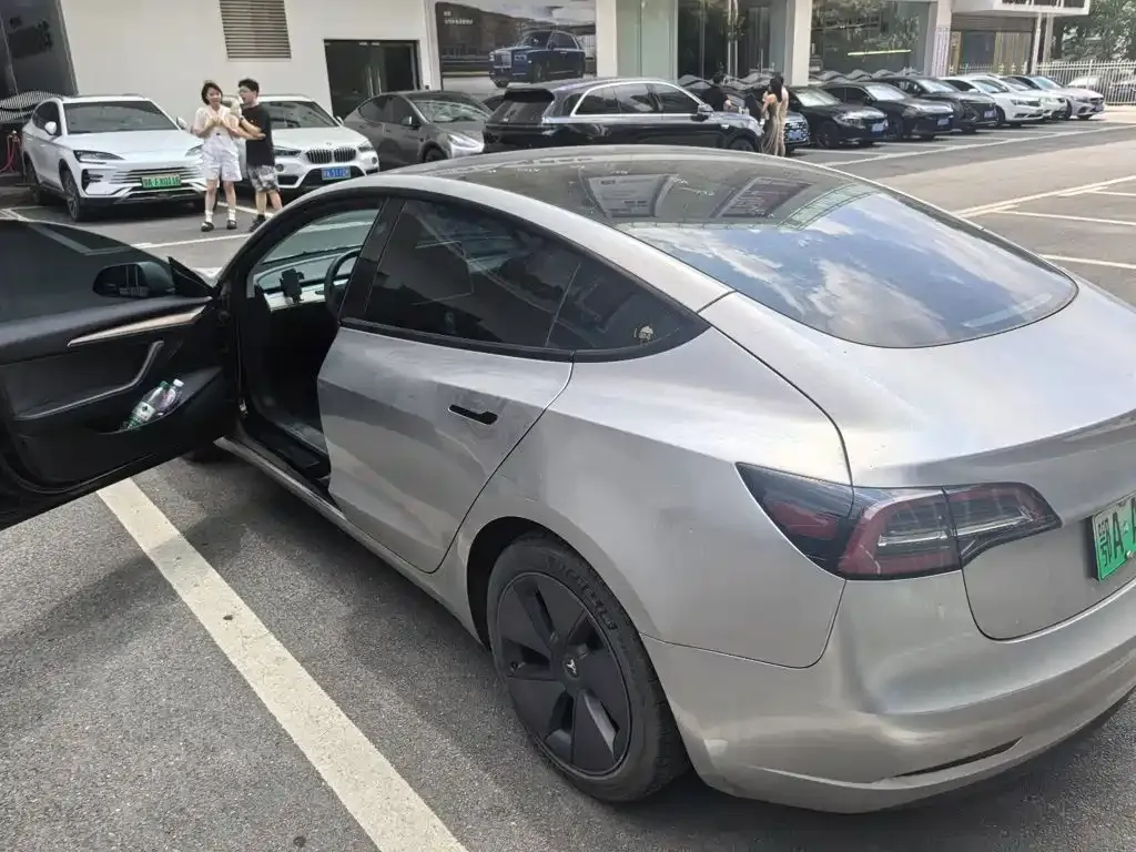 Tesla Model 3 — фото 5