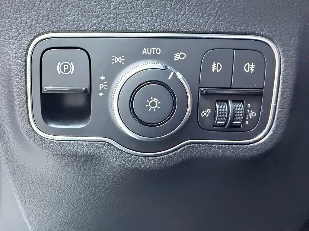 Mercedes-Benz GLA — фото 10