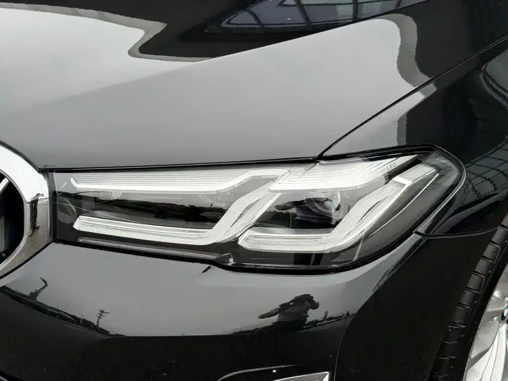 BMW 5 Series — фото 10
