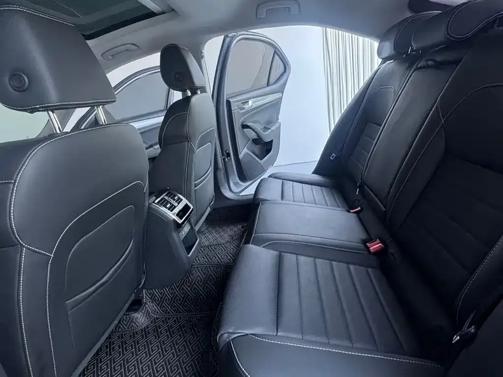 Skoda Superb — фото 6