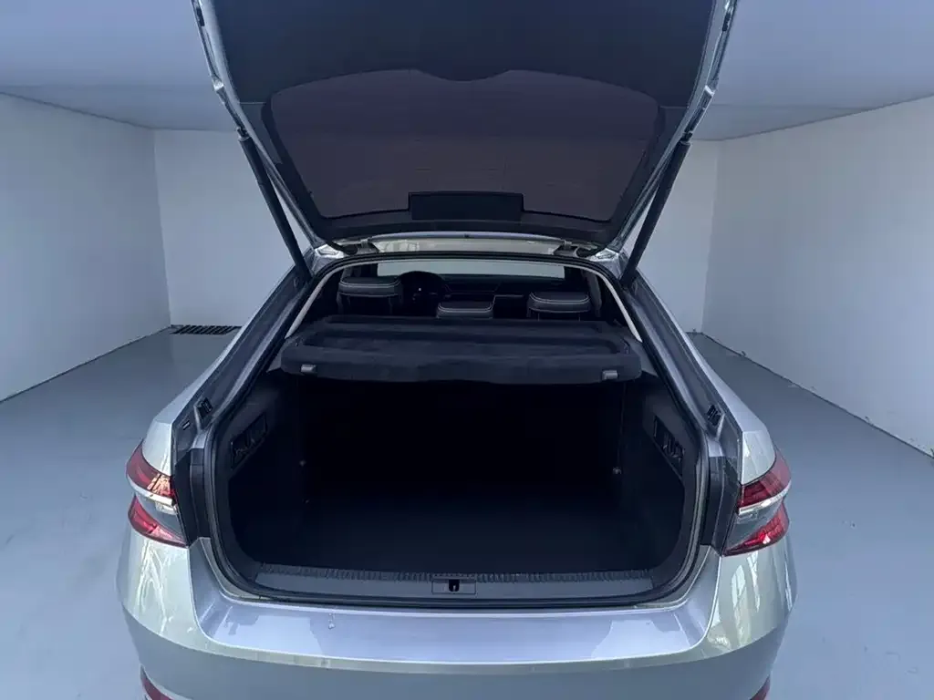 Skoda Superb — фото 7