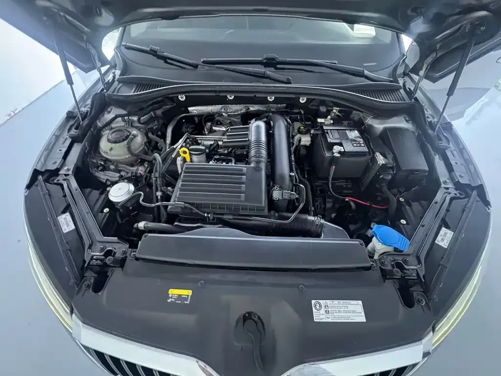 Skoda Superb — фото 2