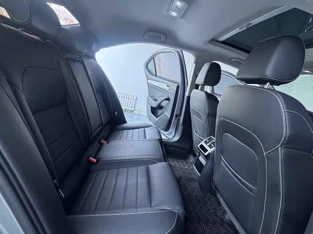 Skoda Superb — фото 3