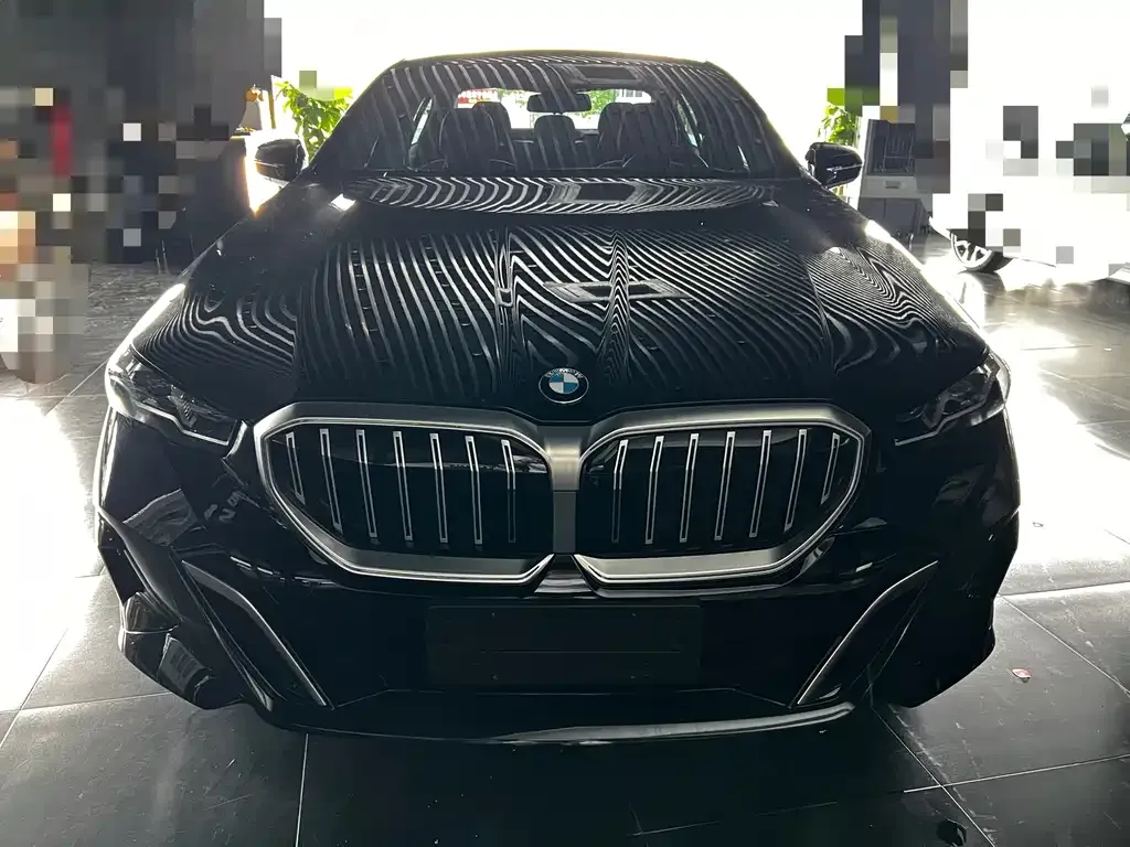 BMW 5 Series — фото 10