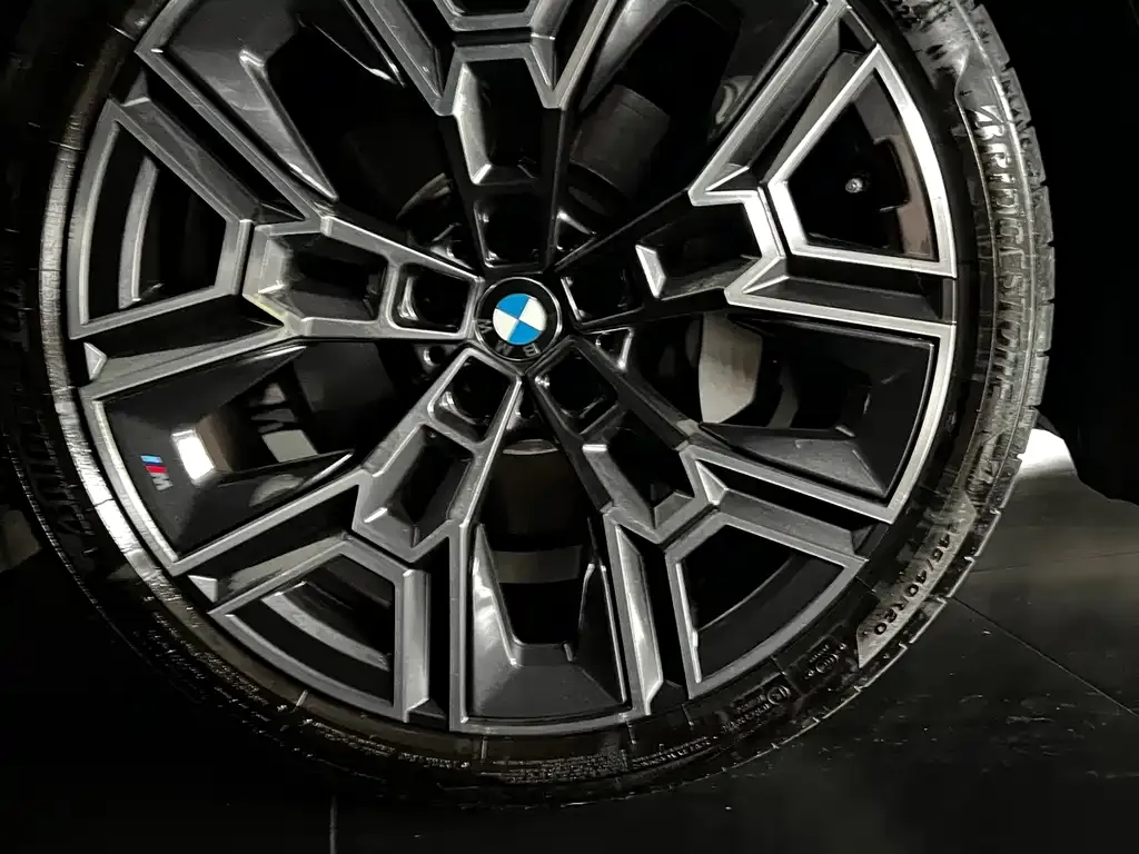 BMW 5 Series — фото 4