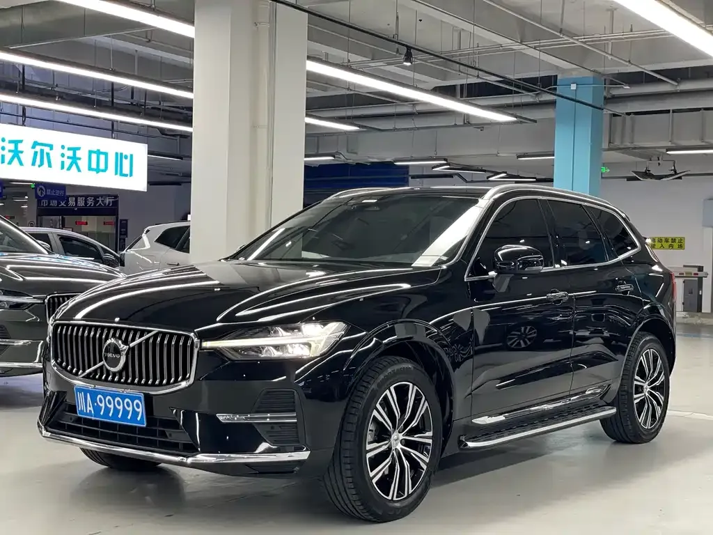 Volvo XC60 — фото 1