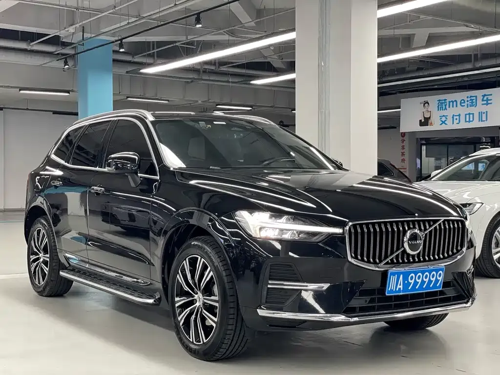 Volvo XC60 — фото 10