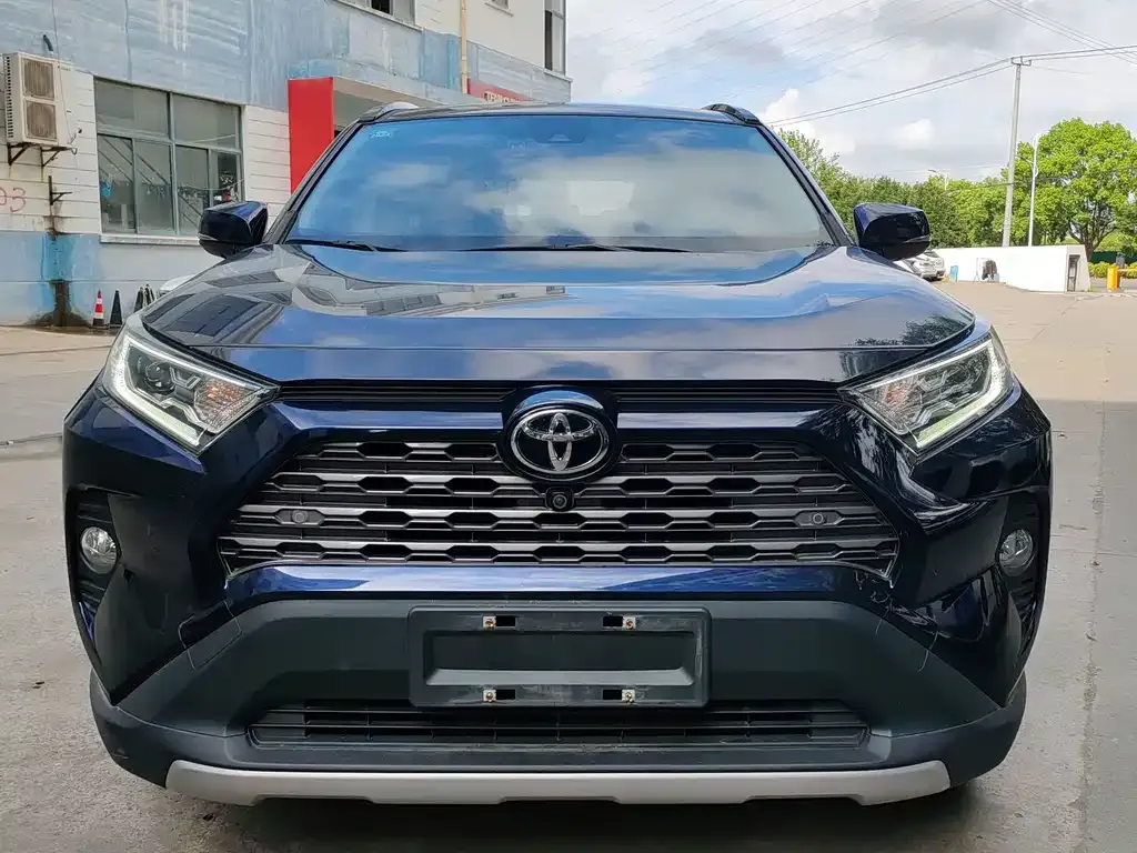 Toyota RAV4 — фото 5