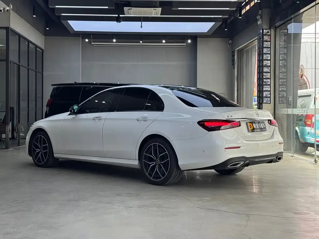 Mercedes-Benz E-Class (Import) — фото 5