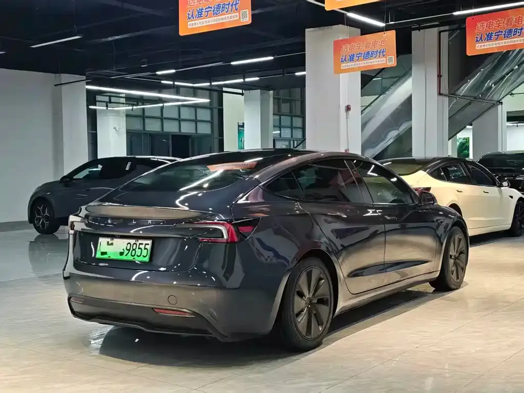 Tesla Model 3 — фото 6