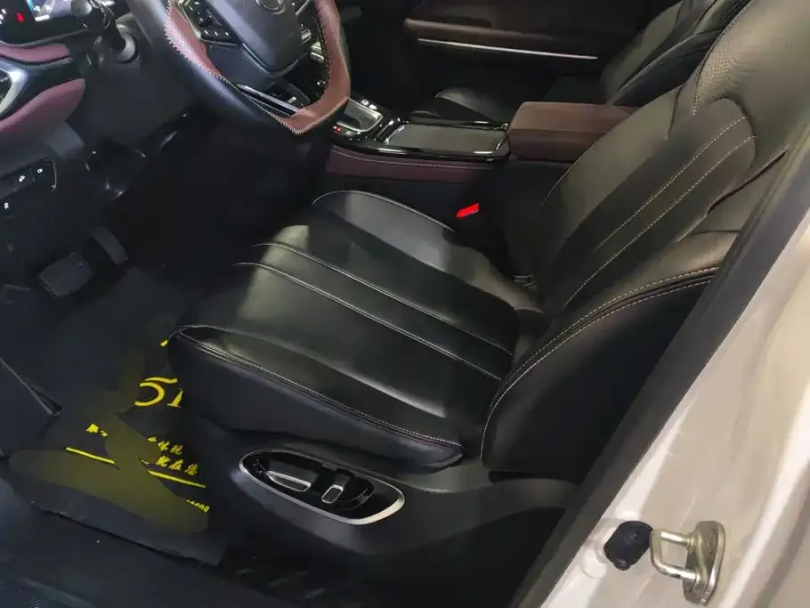 GAC Motor Trumpchi M6 — фото 10