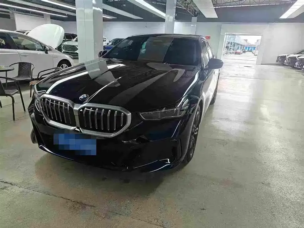 BMW 5 Series (Import) — фото 1
