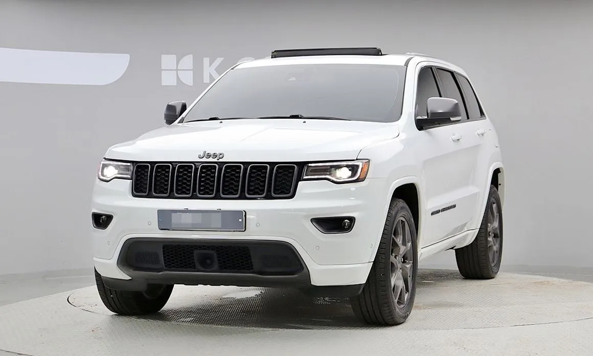 Jeep Cherokee — фото 1