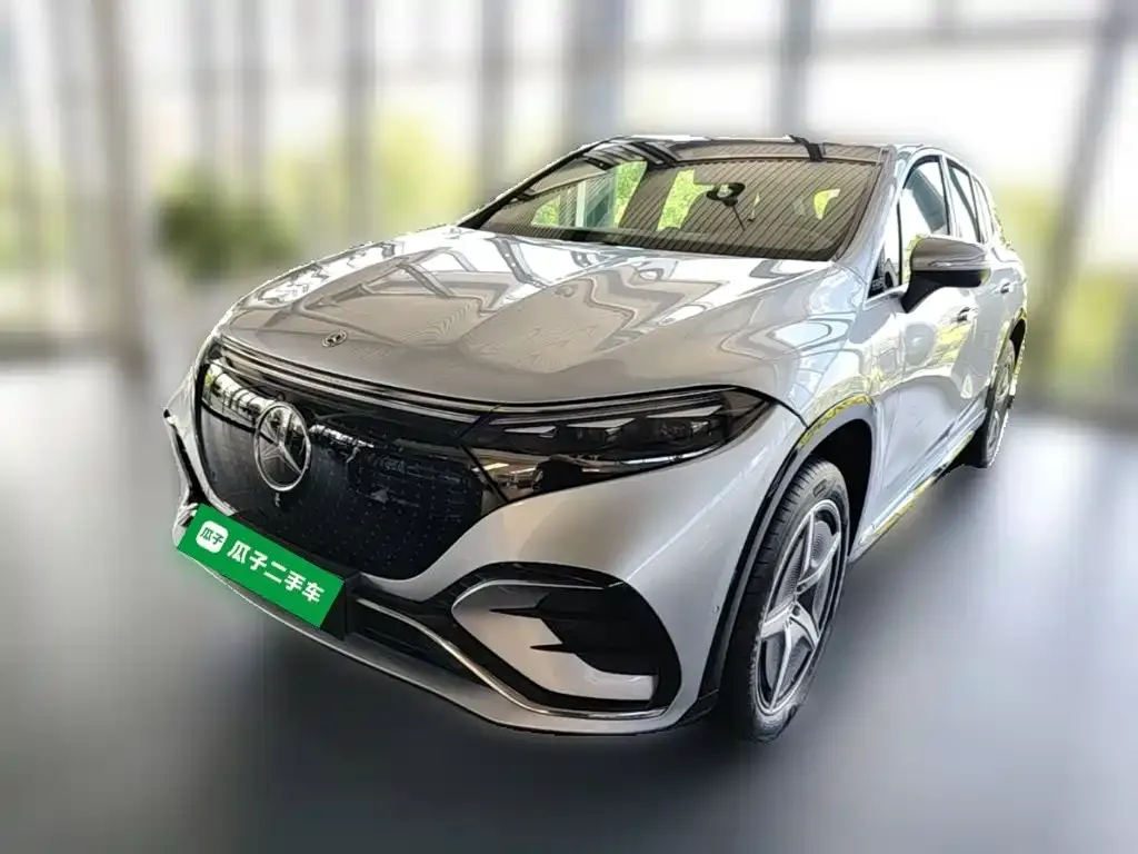 Mercedes-Benz EQS SUV — фото 1